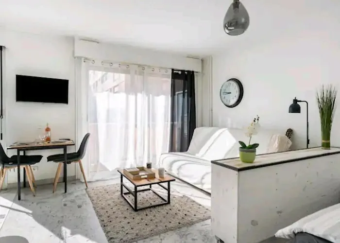 Design Loft Studio Climatise Parking Et Piscine