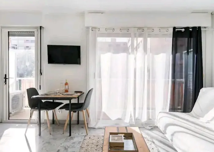 Design Loft Studio Climatise Parking Et Piscine
